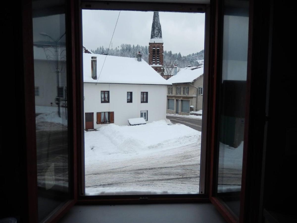 Au Pied Du Gazon Apartment Saint-Maurice-sur-Moselle Luaran gambar